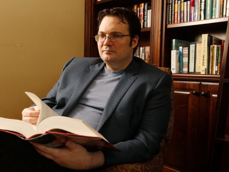 Escritor Brandon Sanderson