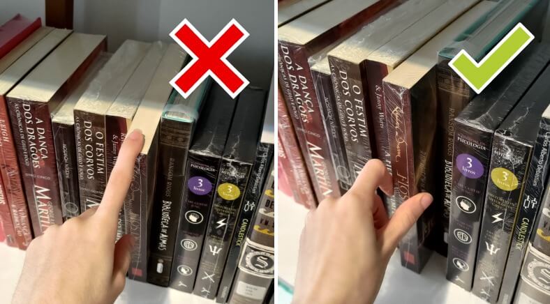 Exemplo de cuidado com o livro, na esquerda puxando o livro da estante pela lombada de cima e, na direita, pelas laterais.